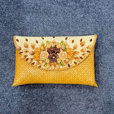 Light Brown Wicker Purse (front)